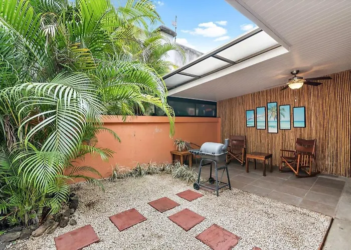 Fabulous 2-story With Big Pool - Short Drive To Beaches *
